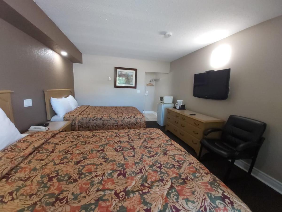 Arnprior Motor Inn Екстер'єр фото