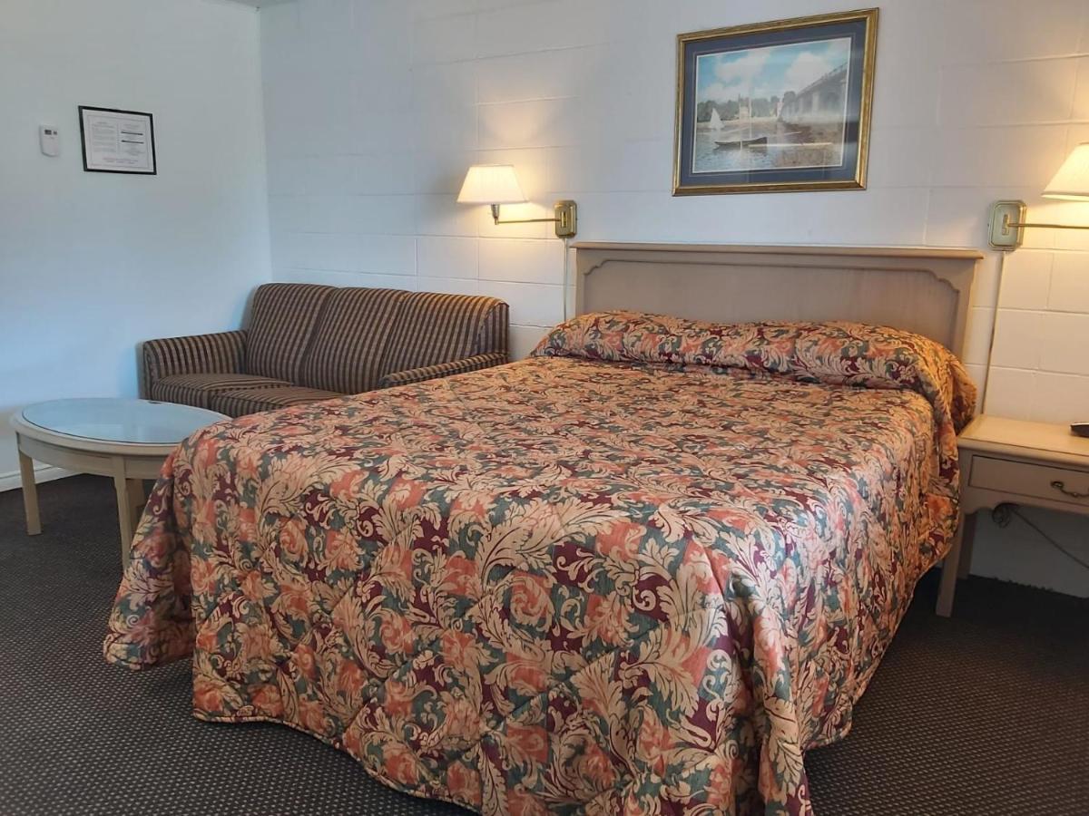 Arnprior Motor Inn Екстер'єр фото