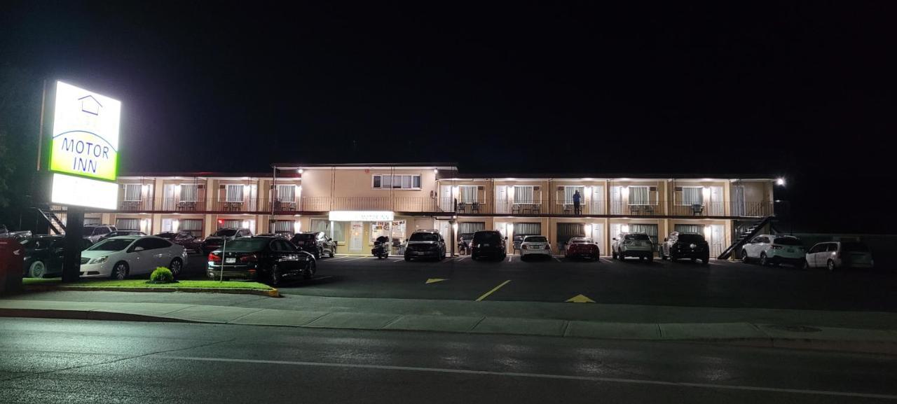 Arnprior Motor Inn Екстер'єр фото