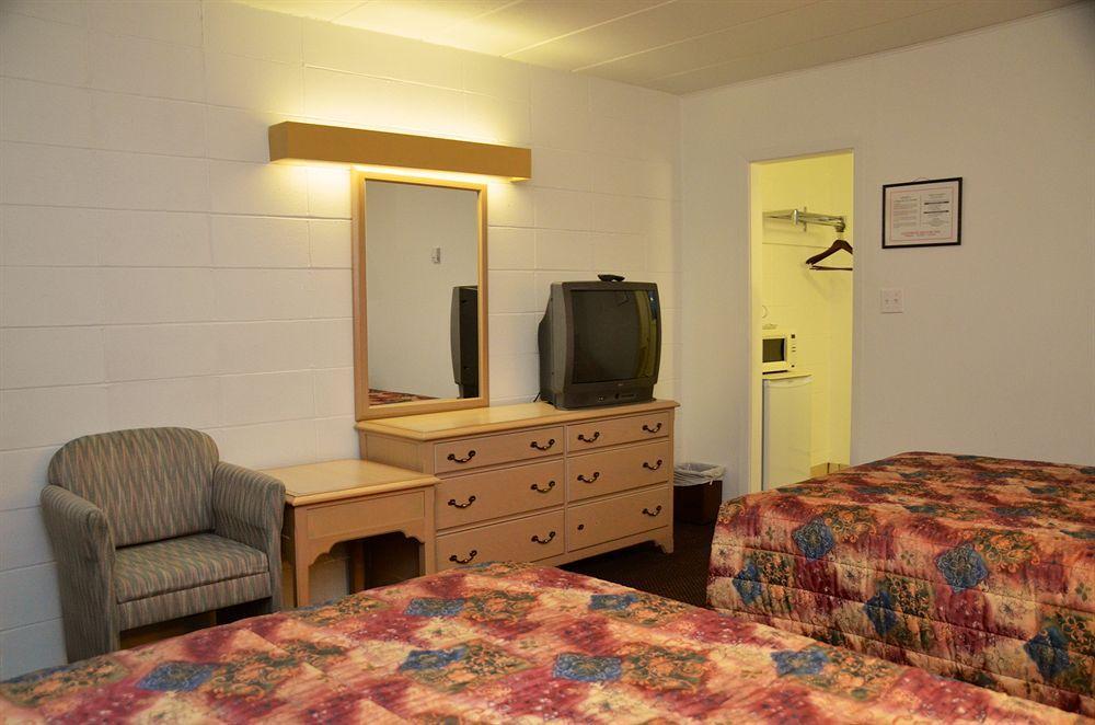 Arnprior Motor Inn Екстер'єр фото