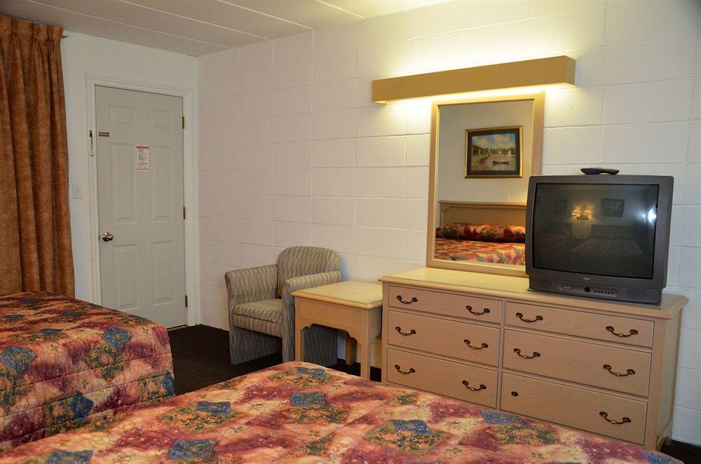 Arnprior Motor Inn Екстер'єр фото