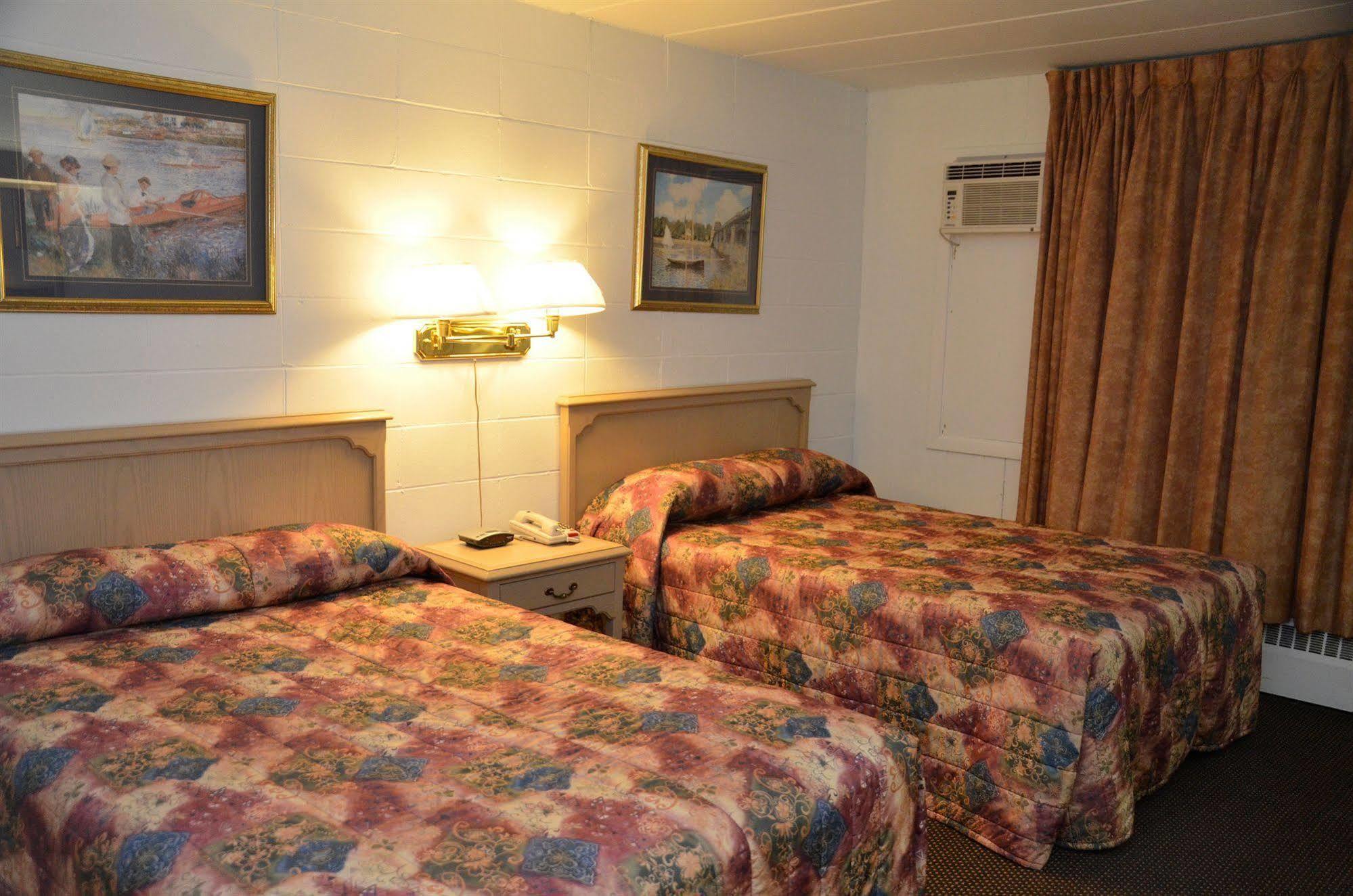 Arnprior Motor Inn Екстер'єр фото