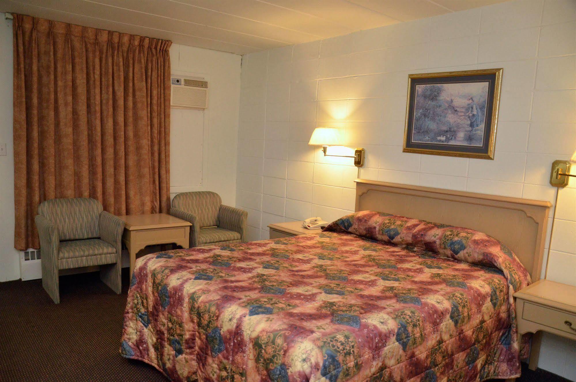 Arnprior Motor Inn Екстер'єр фото